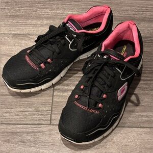NWOT Skechers Memory Foam Athletic shoes
